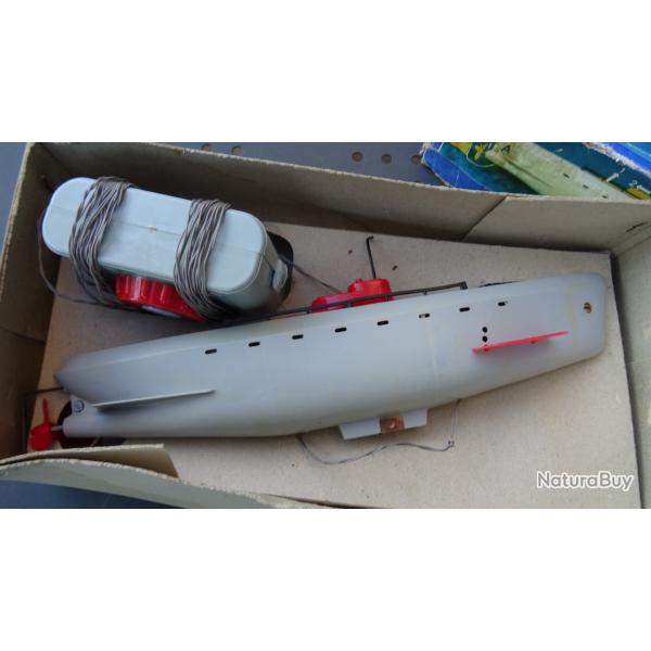 ancien jouet sous marlin TAUCHBOOT DELFING