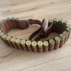 Cartouches calibre 12 diverse avec cartouchière COUNTRY made in France