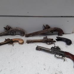Lot de 5 pistolets a silex decoratif