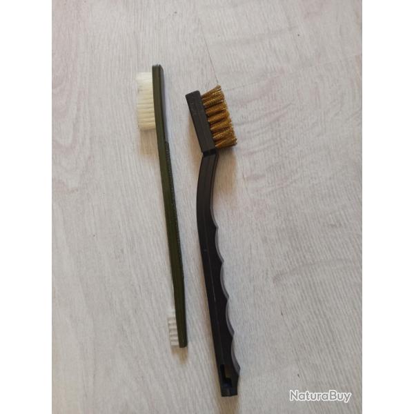 Lot de 2 brosses de nettoyages nylon et laiton (format "brosse  dents)