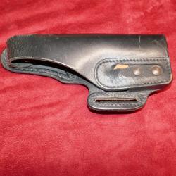 Holster HK P7 M13 DROITIER, le cuir de la pince de rétention se craquèle mais reste fonctionnel
