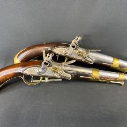 PAIRE DE PISTOLETS À SILEX DE TYPE 1763-66