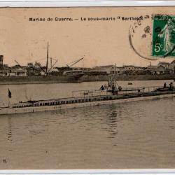 CPA - Marine de Guerre  - Le Sous- marin " Berithelot " N°1062