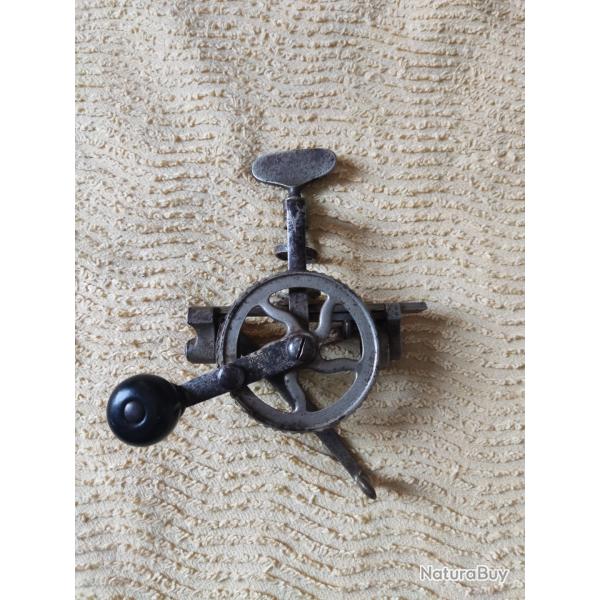 Sertisseur annes 1900  crmaillre manufrance
