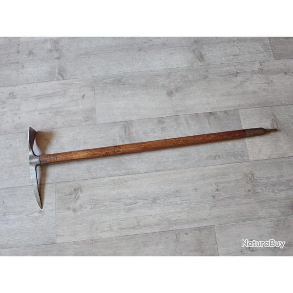 1939 Piolet de chasseurs en montagne. Arme suisse