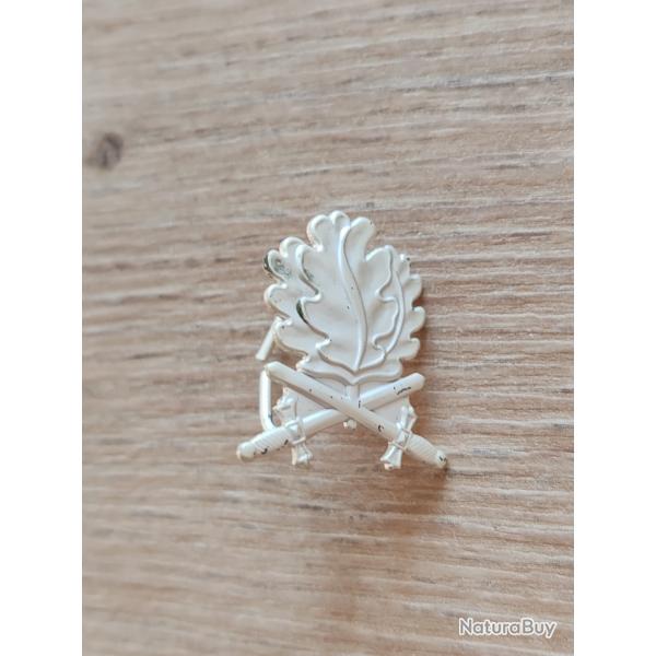 INSIGNE METAL ALLEMANDE DE FEUILLES DE CHNE ET GLAIVES POUR CROIX DE FER