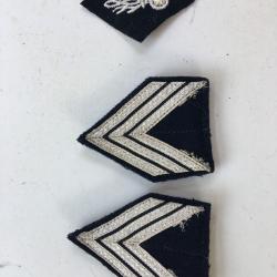 insigne losange type 45 de gendarmerie , et 2 galon gauche pour toute arme a ditinctive argent