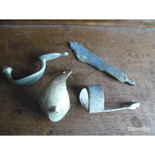 lot de pieces  : pontet  ,contre platine ,embouchoir , calotte pistolet