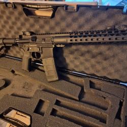 AR15 223/556 Legacy Armament très bon état, Détente droite 12 pouces