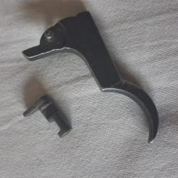 Vends détente de fusil inconnue et une autre pièce inconnue