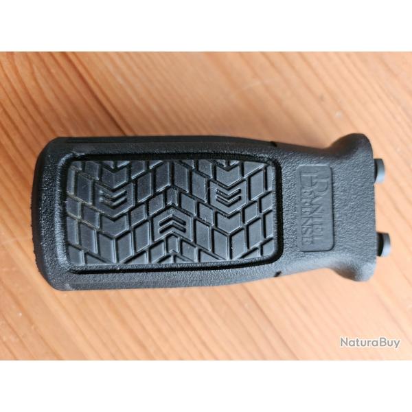 Poigne Daniel defense