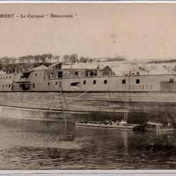 CPA - Marine de Guerre  - BREST - Le Cuirasse " Démocratie "   N°1108