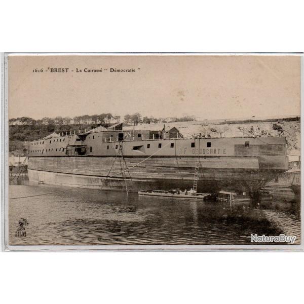 CPA - Marine de Guerre  - BREST - Le Cuirasse " Dmocratie "   N1108