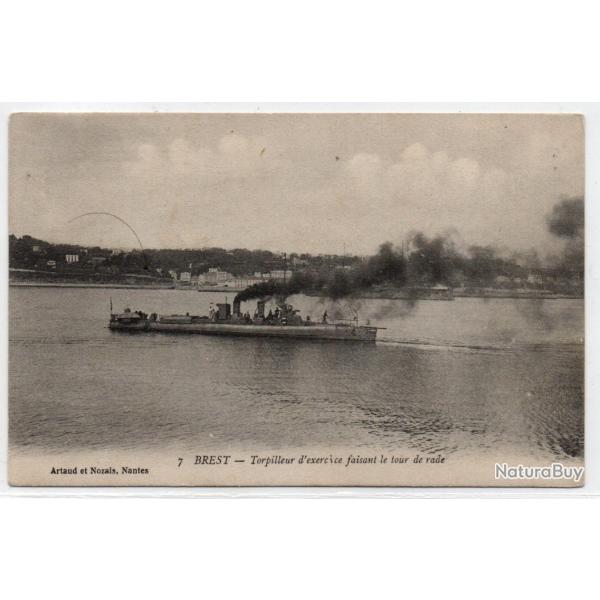 CPA - Marine de Guerre  - BREST Torpilleur d'exercice faisant le tour de rade N1114