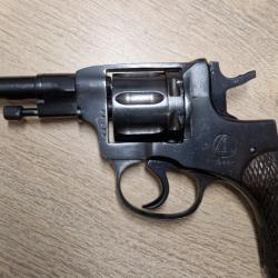 Revolver Nagant 1895 calibre 7,62 Nagant