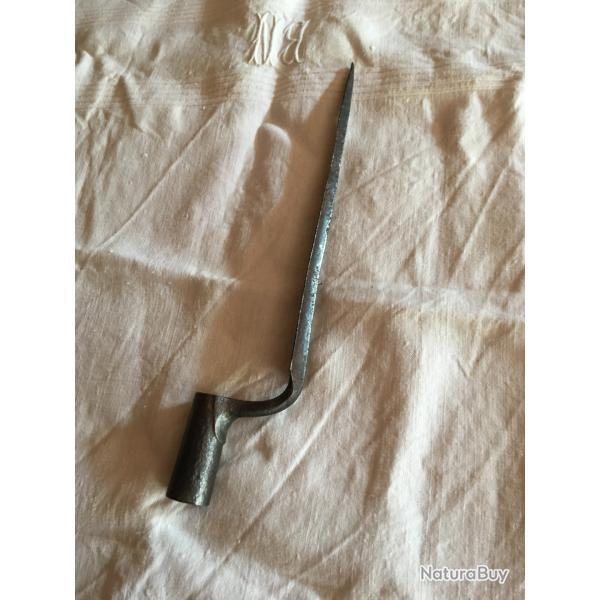 une baionnette a douille d'poque 18 me sicle