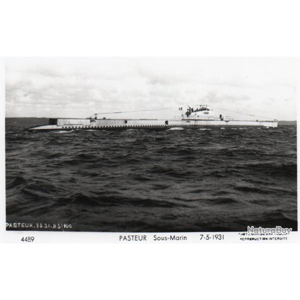 CPA - Marine de Guerre - Le Sous-Marin " PASTEUR  "  7-5-1931 N1127