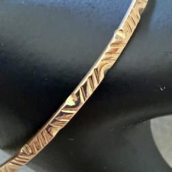Jonc en or martelé 14 carats - 20 cm - 9,79 g - bracelet