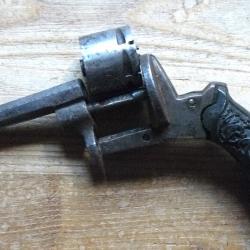 épave de revolver a broches