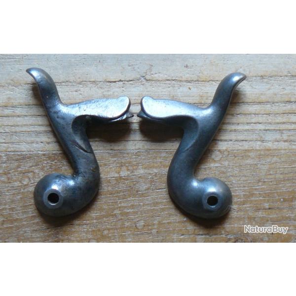 Deux chiens de fusil a broches