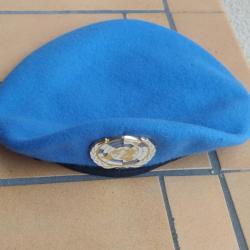 BERET BLEU  ONU AVEC INSIGNE