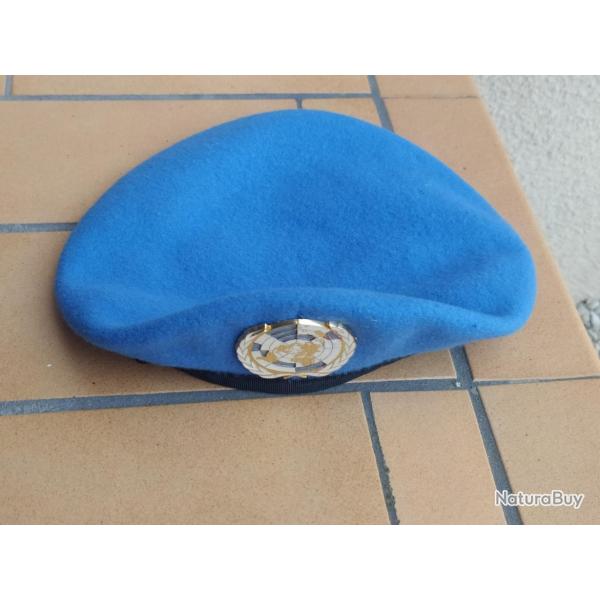 BERET BLEU  ONU AVEC INSIGNE