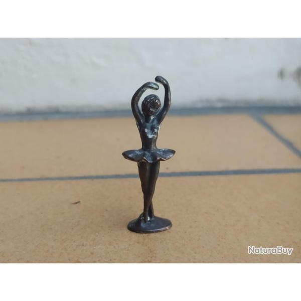 FIGURINE KINDER METAL DANSEUSE