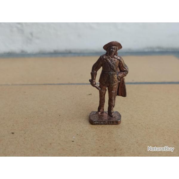FIGURINES KINDER METALL MUSKETEER  METALFIGURR MOUSQUETAIRE
