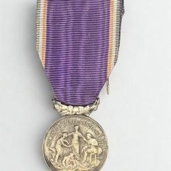 (118.001) Médaille de l'Académie du Dévouement National