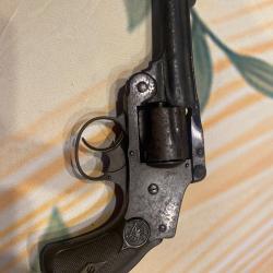 Revolver. Smith