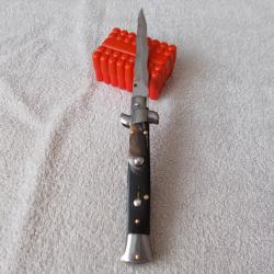 COUTEAU AUTOMATIQUE FRANK BELTRAME LAME KRISS MANCHE CORNE DU BRESIL