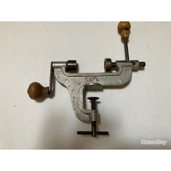 SERTISSEUR  MARQUE SAFA CAL 14  N150