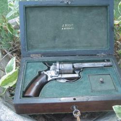revolver a broche 7mm, dans son coffret