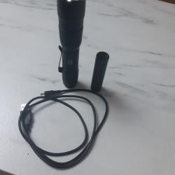 Lampe Torche tactique rechargabe pelican 7600