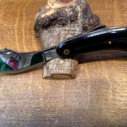 couteau de manchot noir