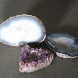 Lot de minéralogie - Cendriers et (ou) vide-poches en Agate et améthyste