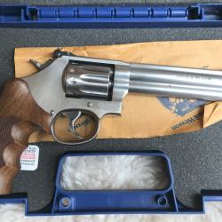Revolver 22LR SMITH & WESSON 617-6 10 coups