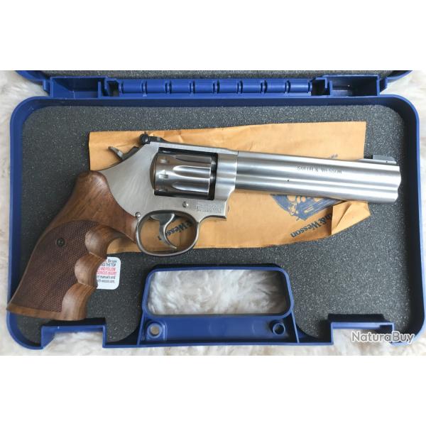 Revolver 22LR SMITH & WESSON 617-6 10 coups