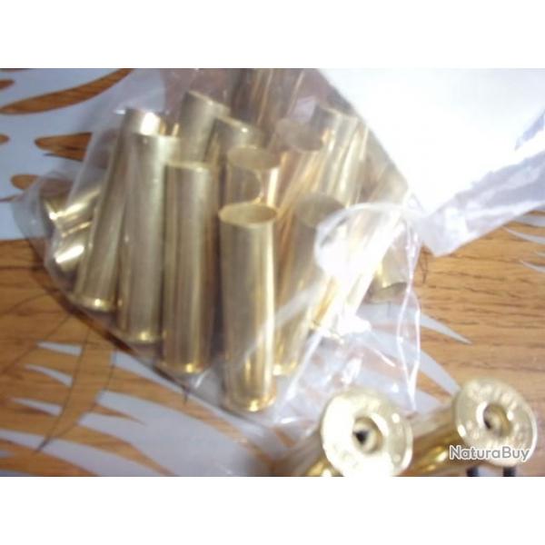 46  douilles vides de calibre  45/70    marque   WINCHESTER