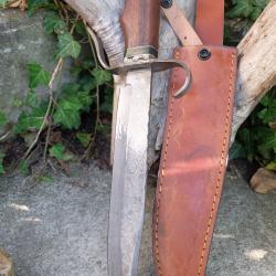 Couteau de Chasse Damas Garde & Lame 256 Couches Trailing Point Manche Bois Fab Artisanale Etui Cuir