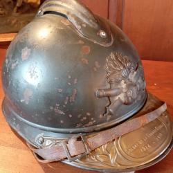 Casque Français d'artillerie Mle 1915 nominatif, fabrication Le  jouet de Paris ,avec sa plaque com