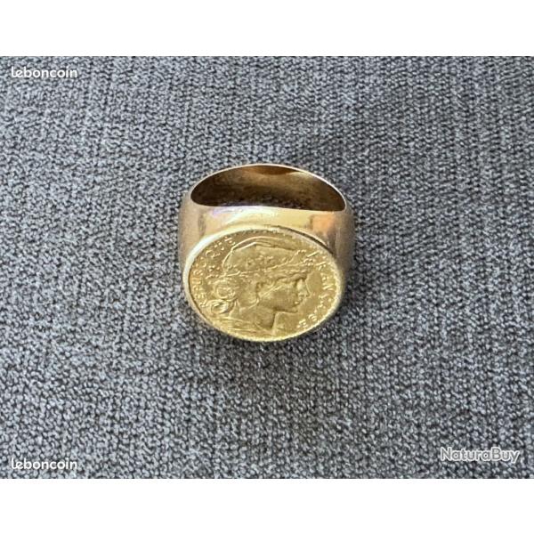 Ancienne chevalire en or massif 18 carats avec pice 20 francs Marianne - bague homme - t.66
