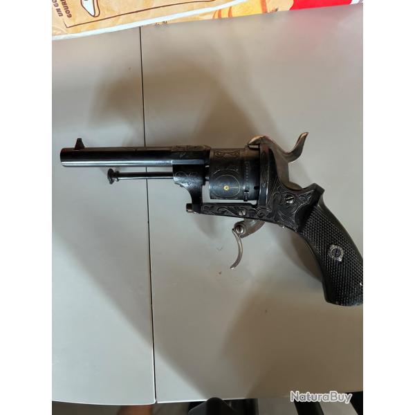 Revolver  broche