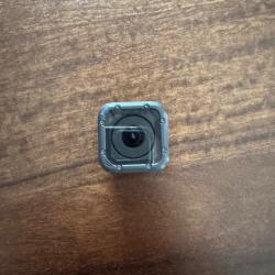 GoPro HERO4 Session (avec casquette et accessoire)