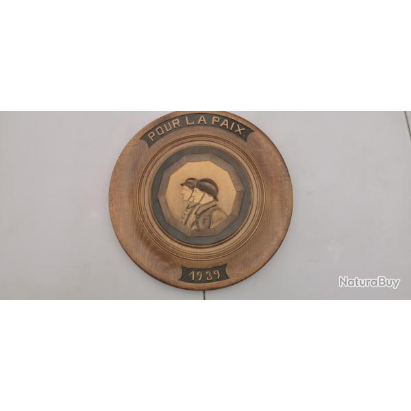 Dcoration sculpture sur bois pour la paix 1939