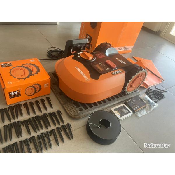 Robot tondeuse connect WORX LANDROID - Jusqu' 700m - WR142E - M700