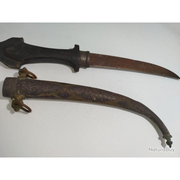 Vritable ancien poignard berbre en laiton manche bois