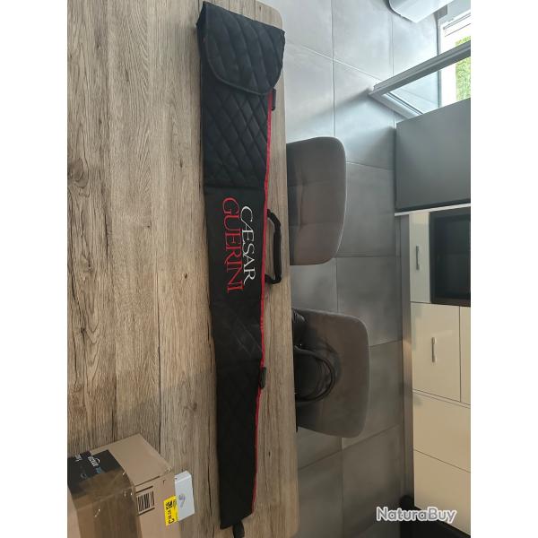 Fourreau Luxe Matelass Noir Et Rouge Caesar Gurini