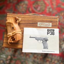 Walther P38 - Plaquettes en bois et boîte d'origine