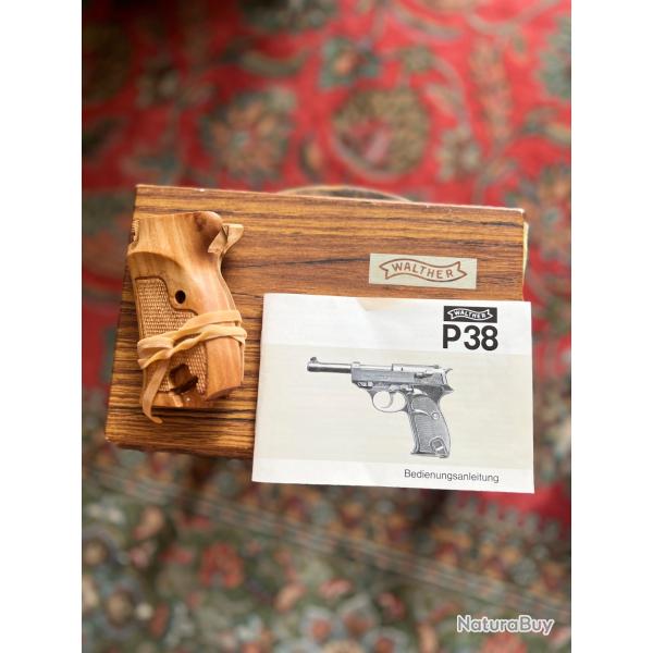 Walther P38 - Plaquettes en bois et bote d'origine